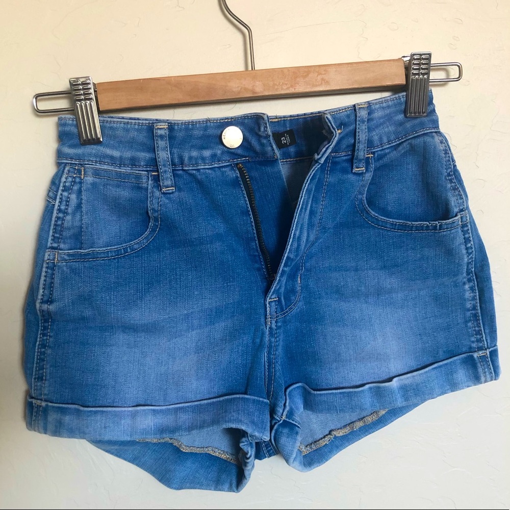 Kendall & Kylie Jean Shorts Size 23